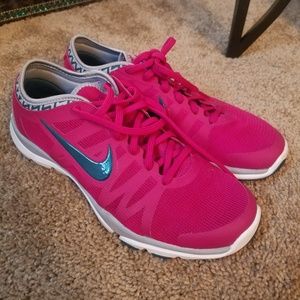 Nike tennis sneakers